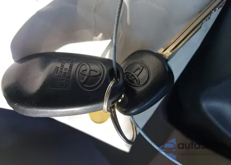 2013 Toyota Sienna Le V6 8 Passenger z USA, uszkodzony, nr VIN 5TDKK3DC9DS340226